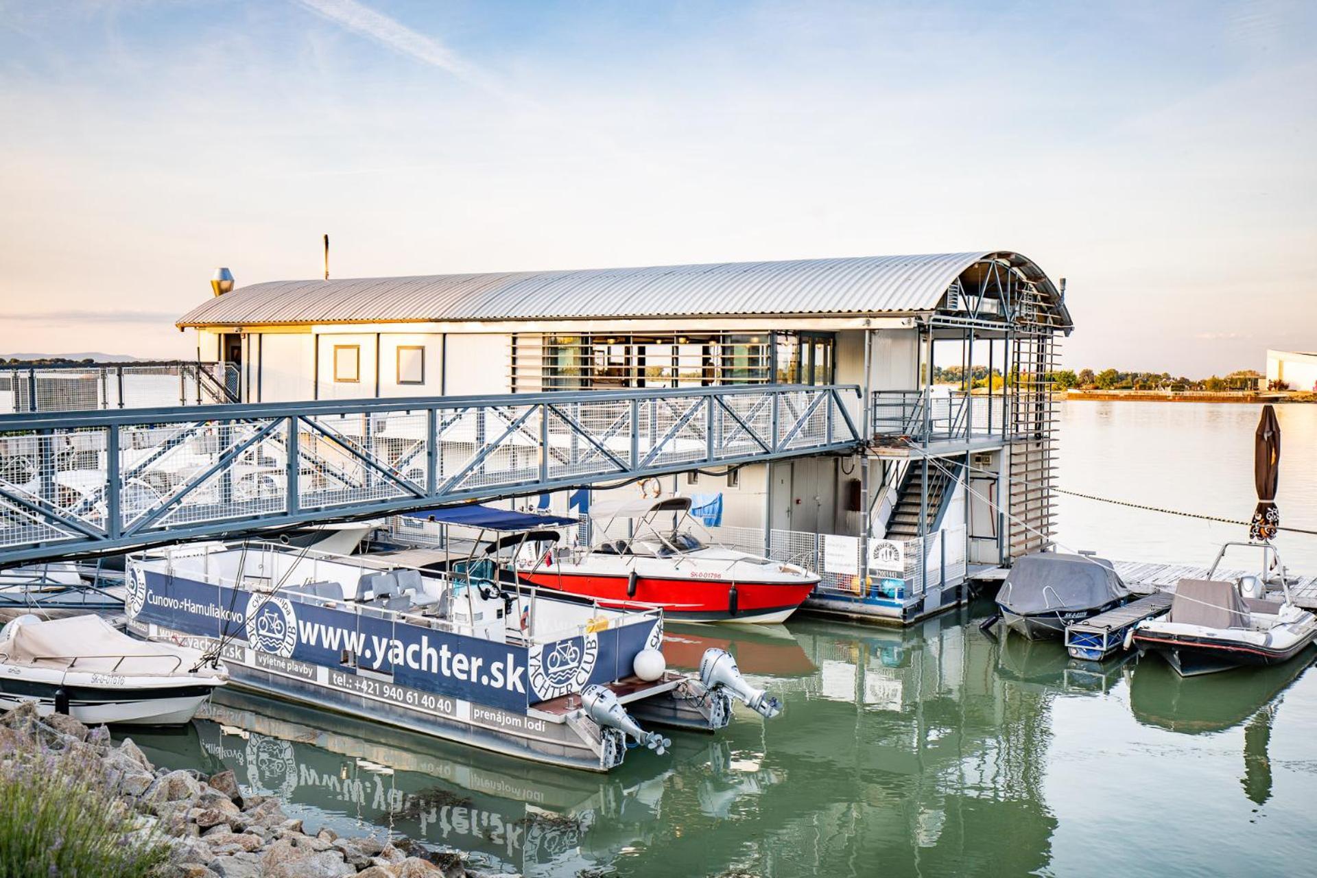 Yachter Club Modra Cajka Братислава